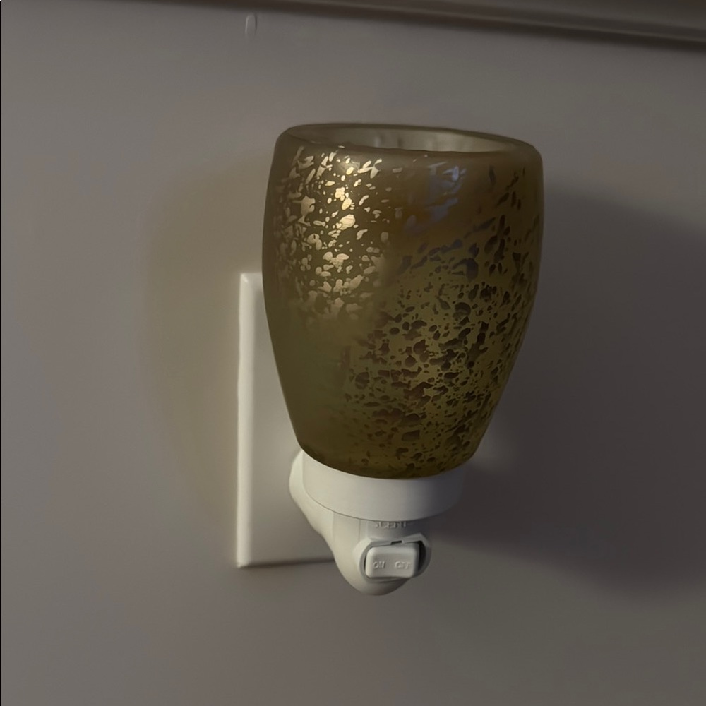 Scentsy Plug-In Wall Sconce